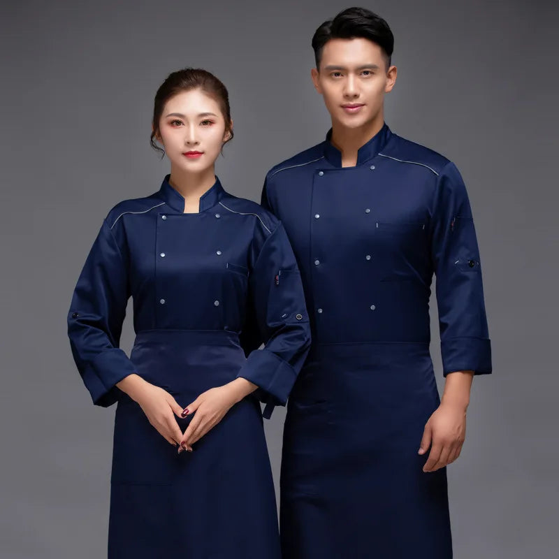 blouse et tablier de cuisine bleu sur homme et femme