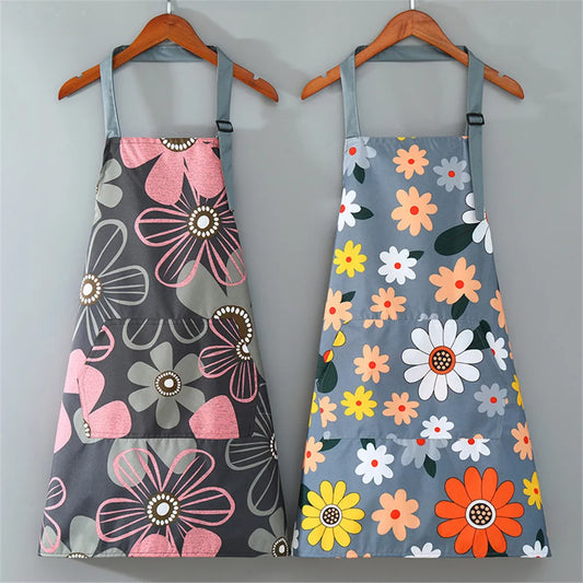 deux tablier de cuisine femme avec fleur