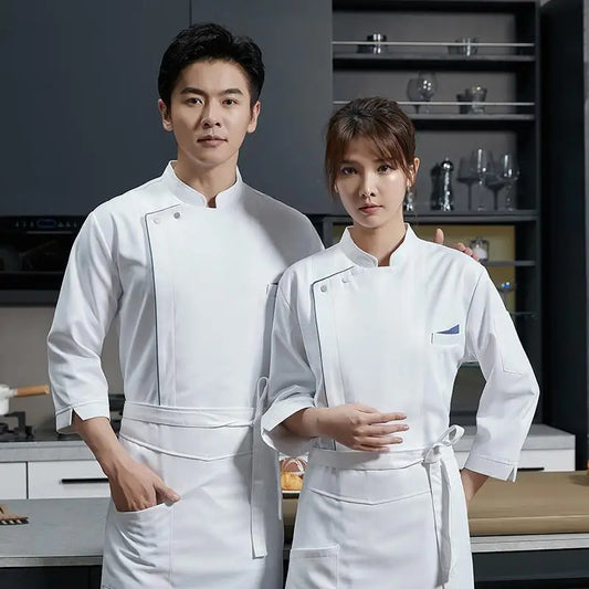 tablier de cuisine manches porté par un homme et une femme